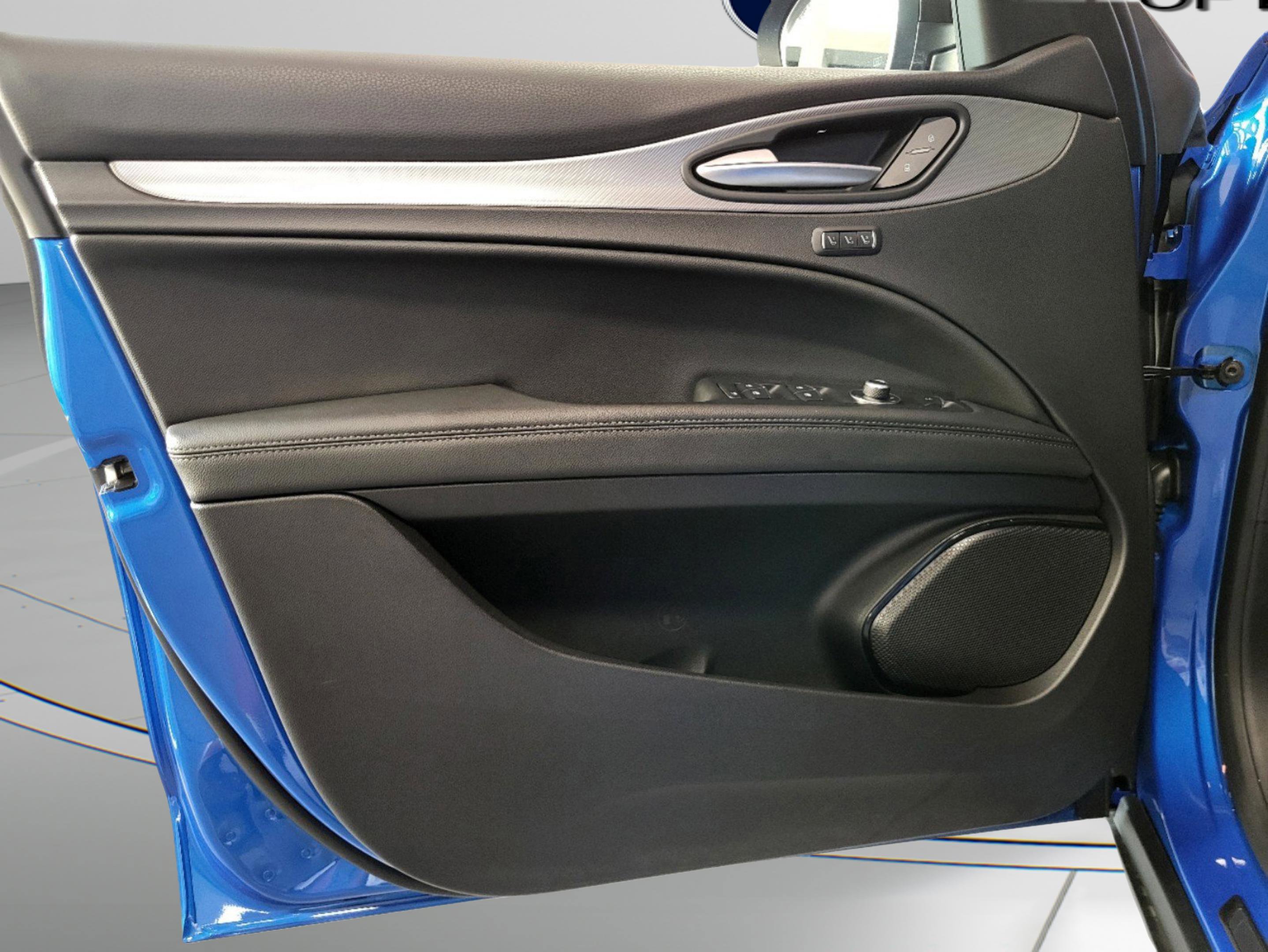 New 2025 Alfa Romeo Stelvio Sprint image 85