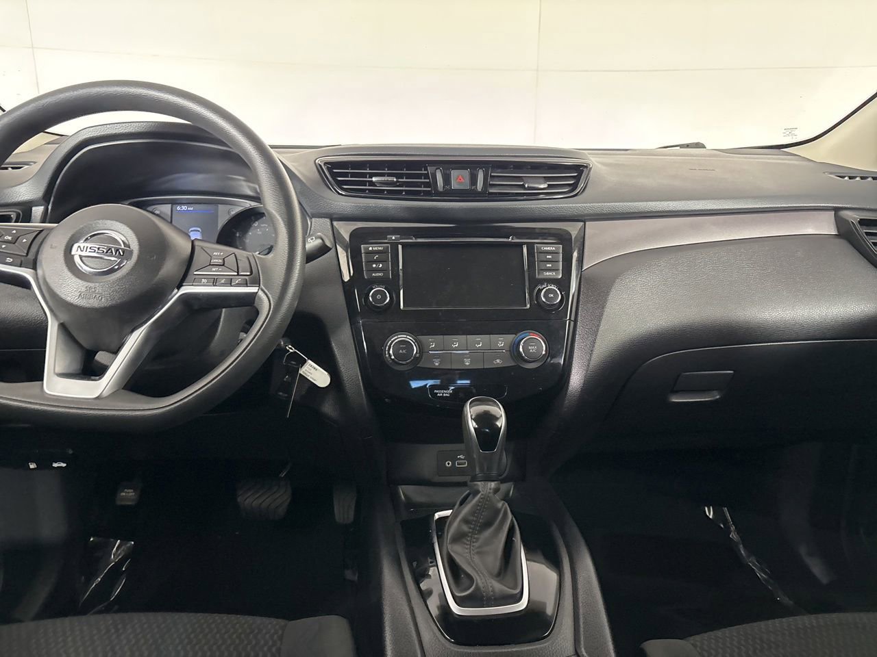 Used 2022 Nissan Rogue Sport S image 22