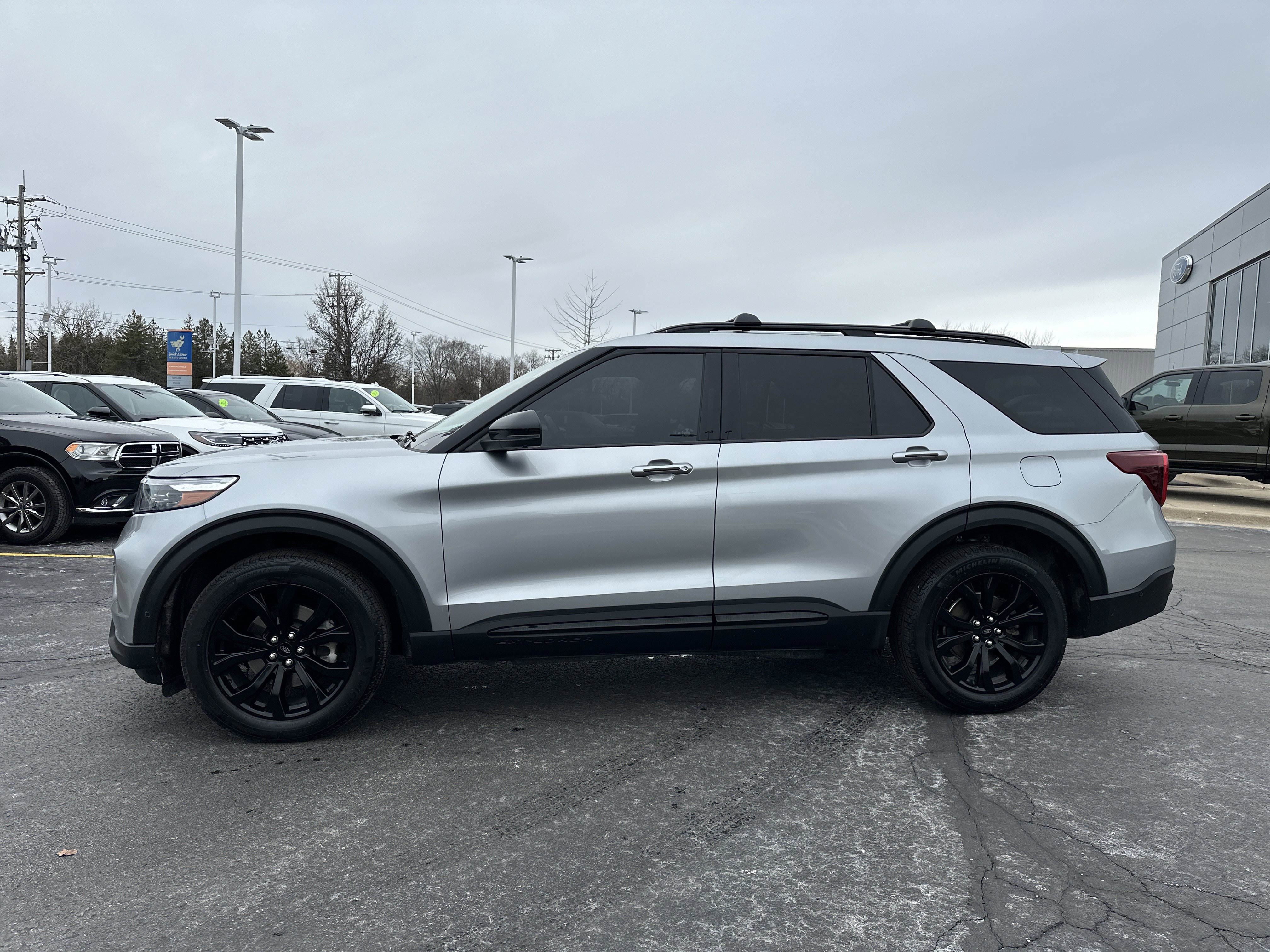 Used 2020 Ford Explorer ST w/ Premium Technology Package image 7