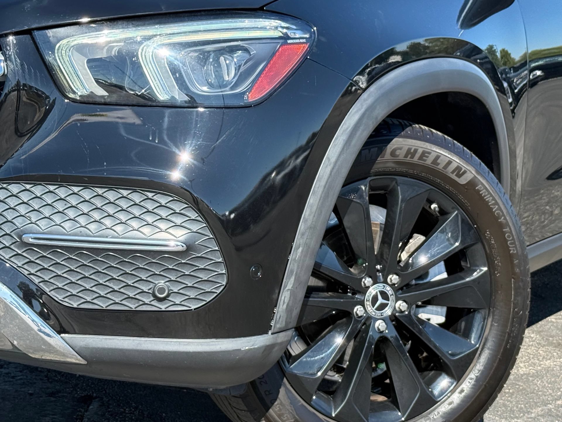 Used 2023 Mercedes-Benz GLE 350 w/ Premium Package image 3