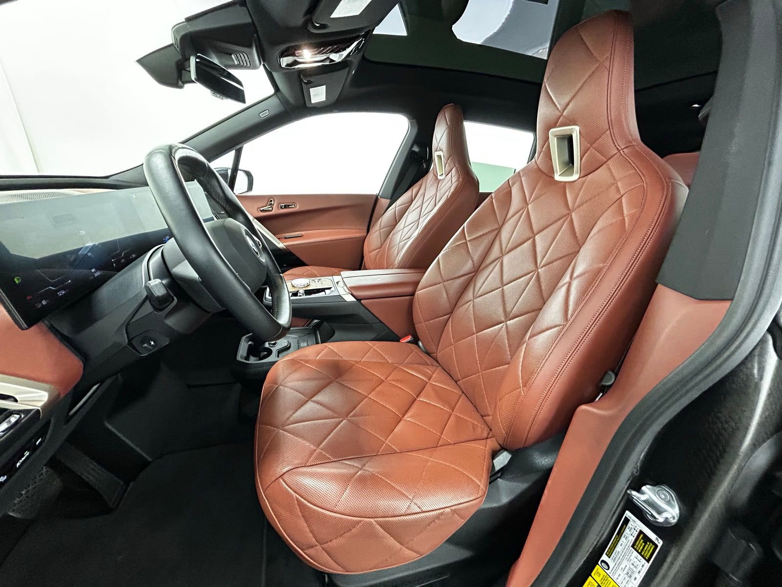 Used 2023 BMW iX xDrive50 w/ Premium Package AWD/4WD image 27