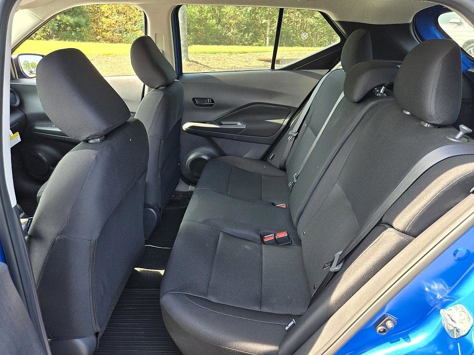 New 2025 Nissan Kicks Play S image 11