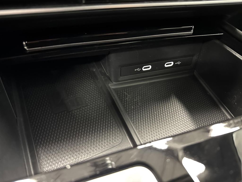 Used 2024 Volkswagen Atlas SE w/ Panoramic Sunroof Package image 24