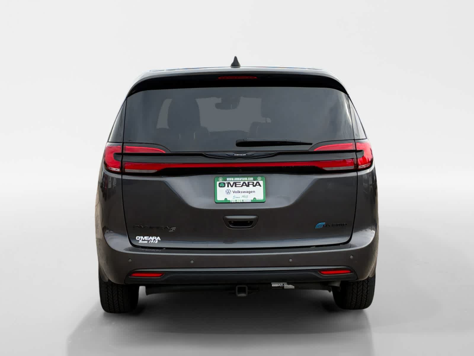 Used 2023 Chrysler Pacifica Limited w/ Uconnect Theater Family Group FWD image 7