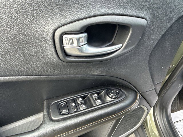 Used 2020 Jeep Compass Latitude image 14