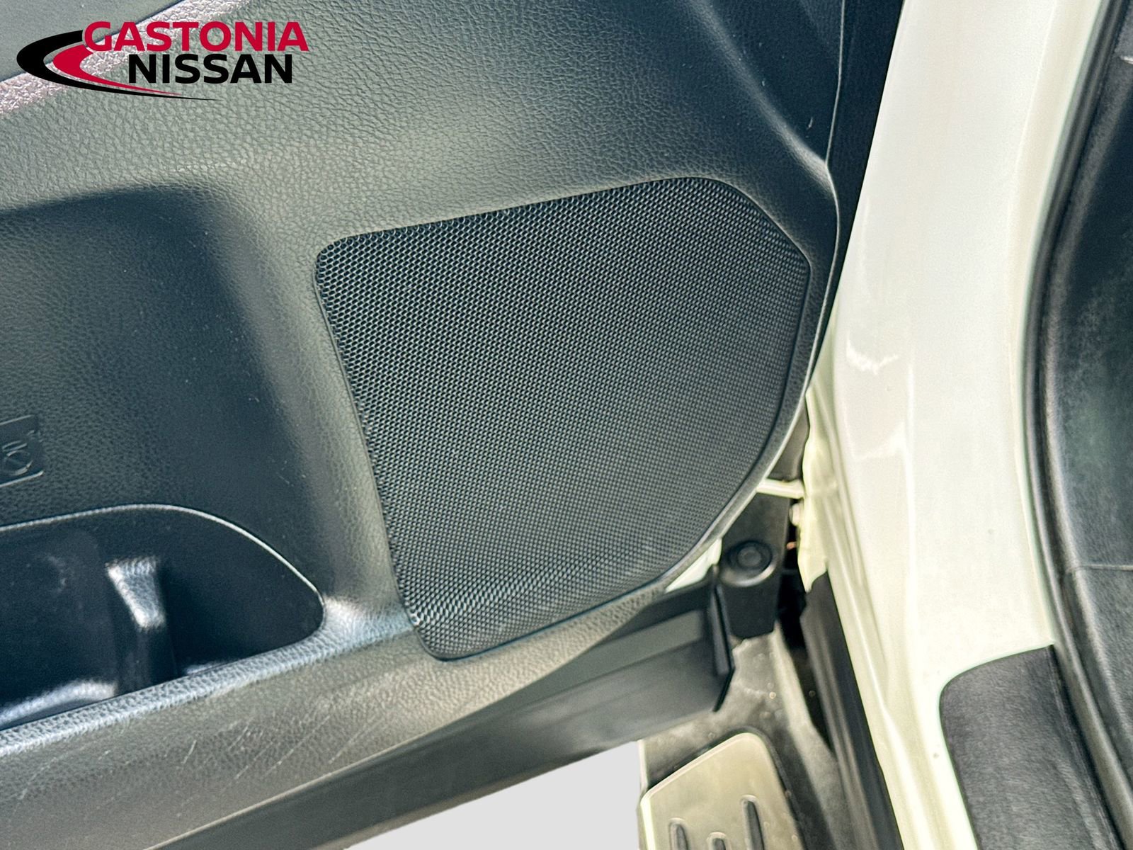 Used 2019 Toyota Highlander XLE FWD image 25