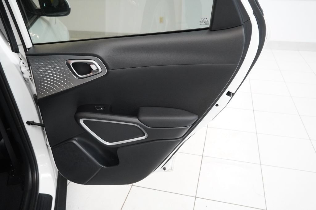 Used 2022 Kia Soul LX FWD image 24