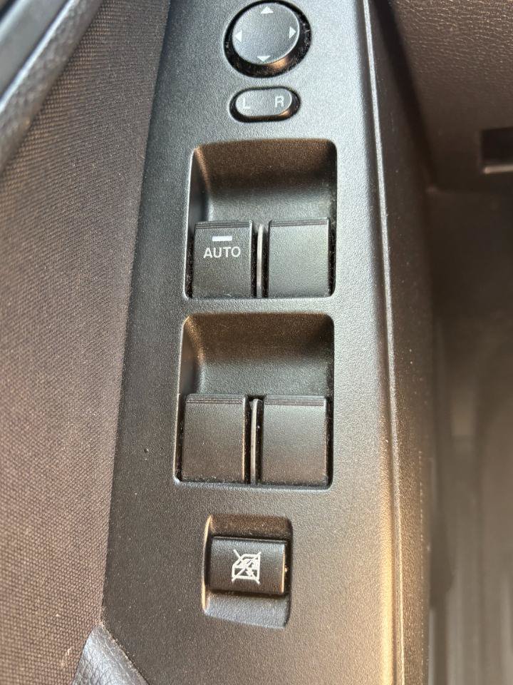 Used 2010 MAZDA MAZDA3 i Sport FWD image 17