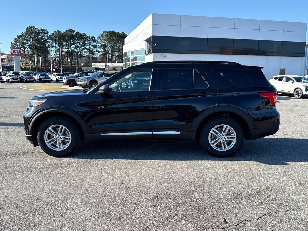Used 2023 Ford Explorer XLT w/ Equipment Group 202A AWD/4WD image 4