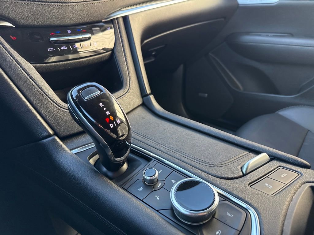 Certified 2022 Cadillac XT5 Sportv w/ Technology Package image 11