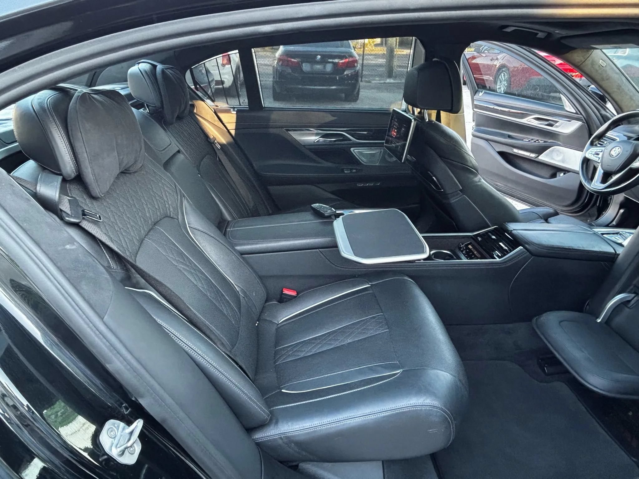 Used 2017 BMW 750i RWD image 5