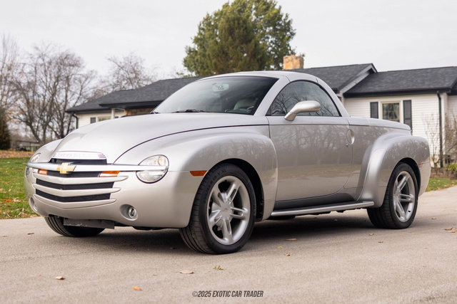 Used 2005 Chevrolet SSR w/ Preferred Equipment Group image 16