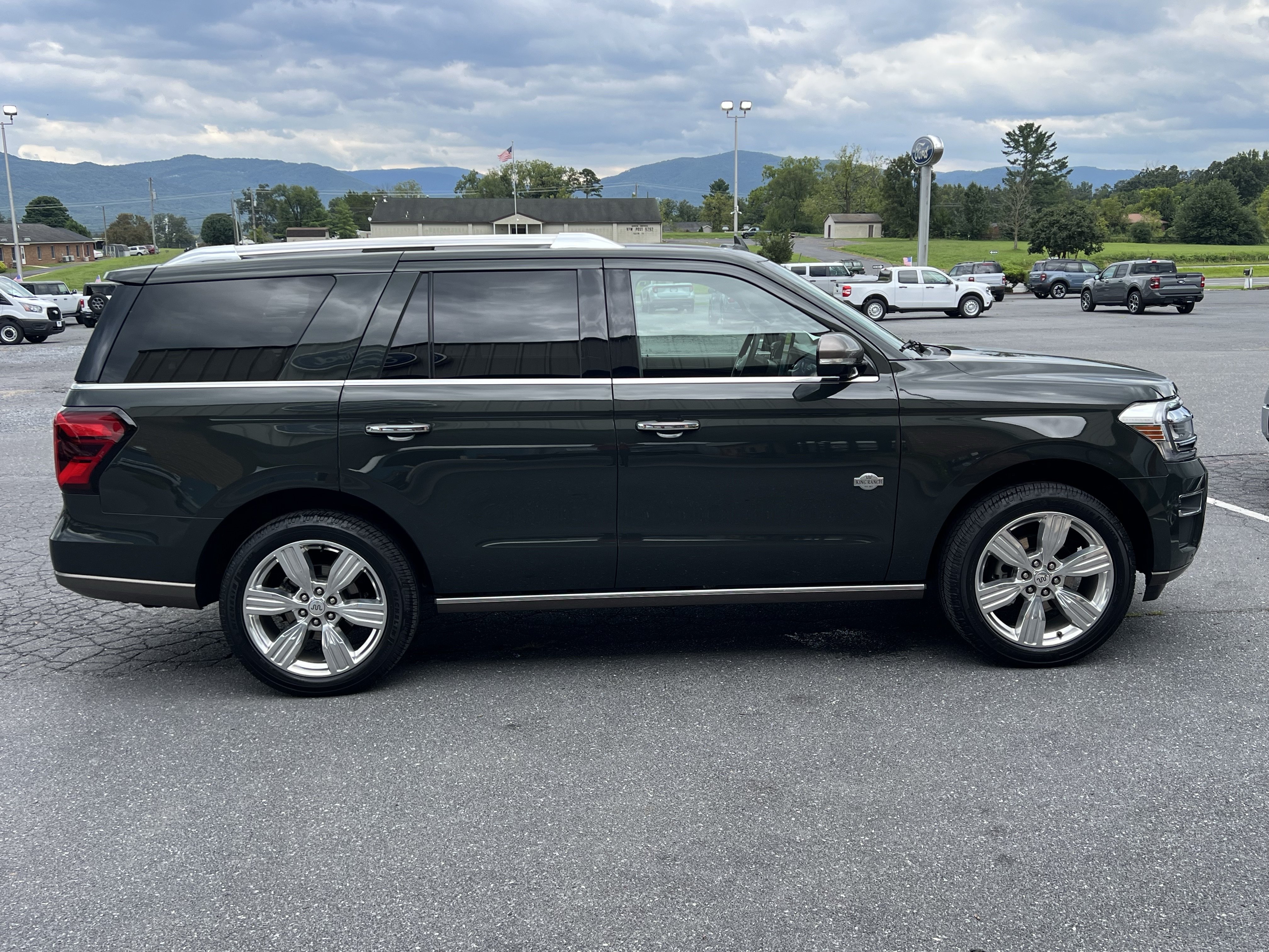 Used 2022 Ford Expedition King Ranch AWD/4WD image 5