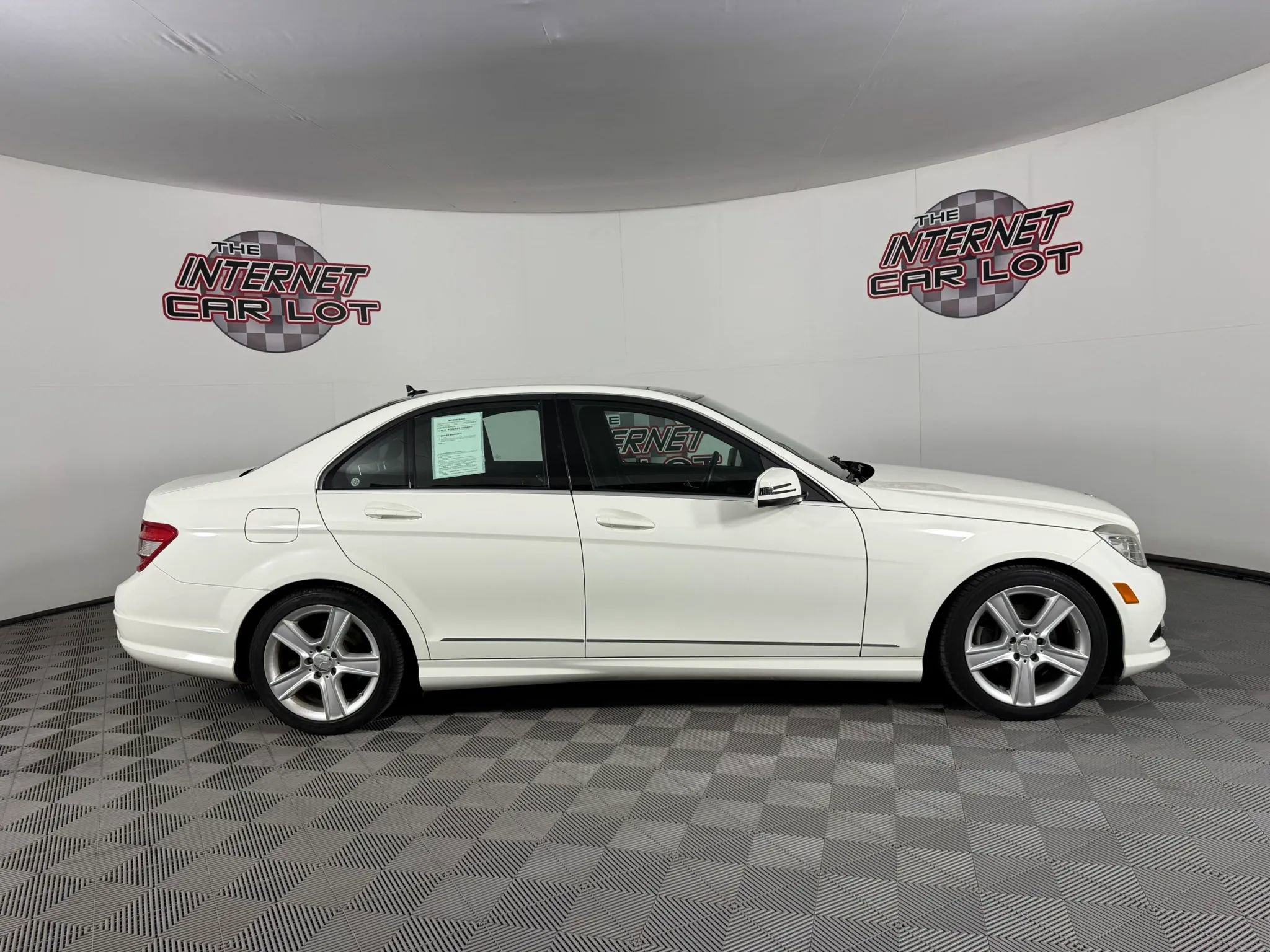 Used 2010 Mercedes-Benz C 300 Sedan image 8