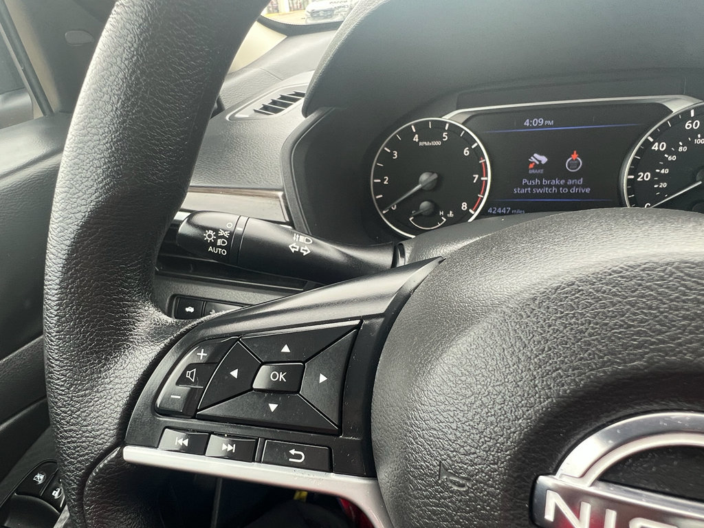 Used 2025 Nissan Altima 2.5 SV FWD image 22