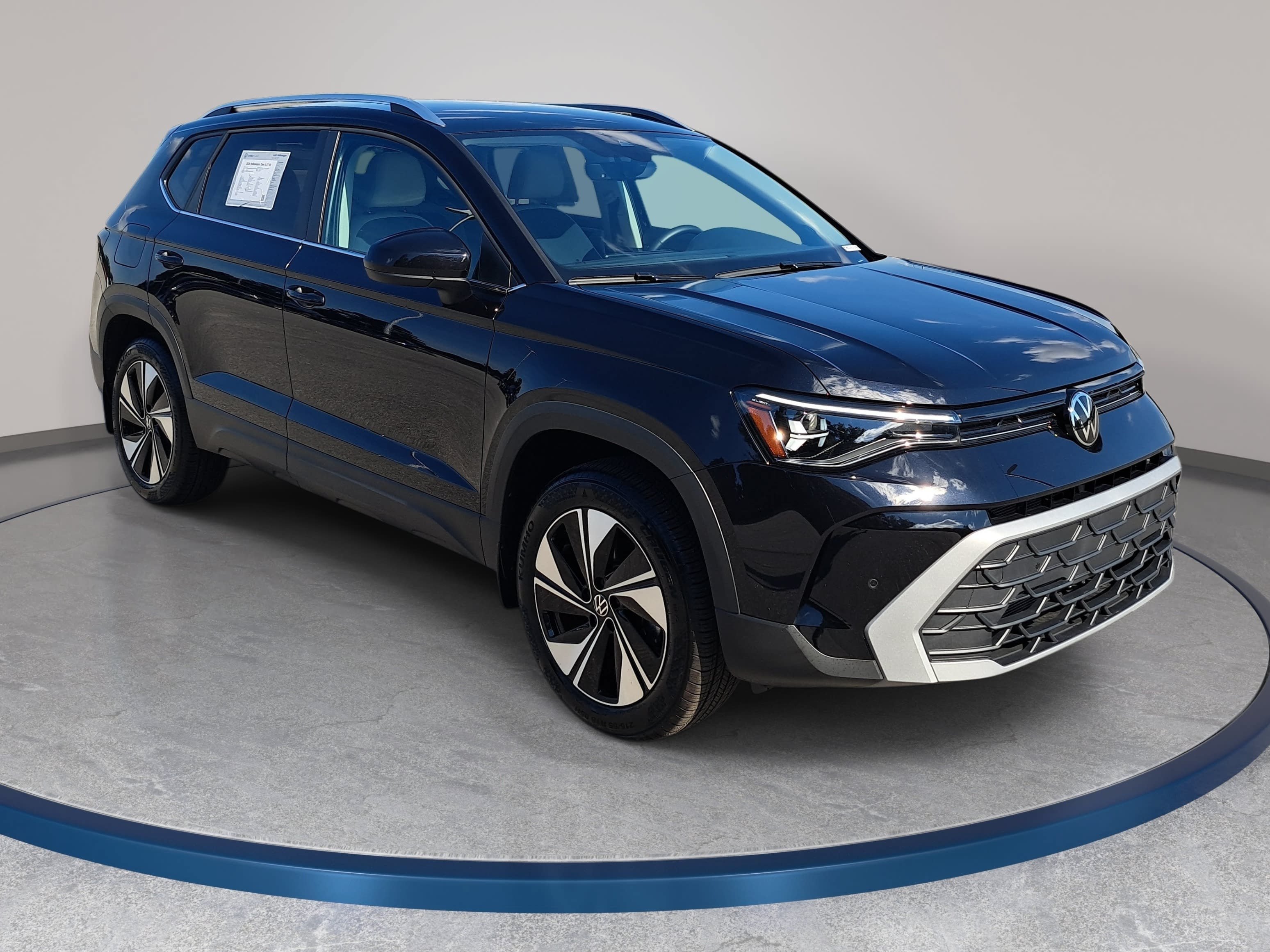 Used 2026 Volkswagen Taos SE AWD/4WD image 3
