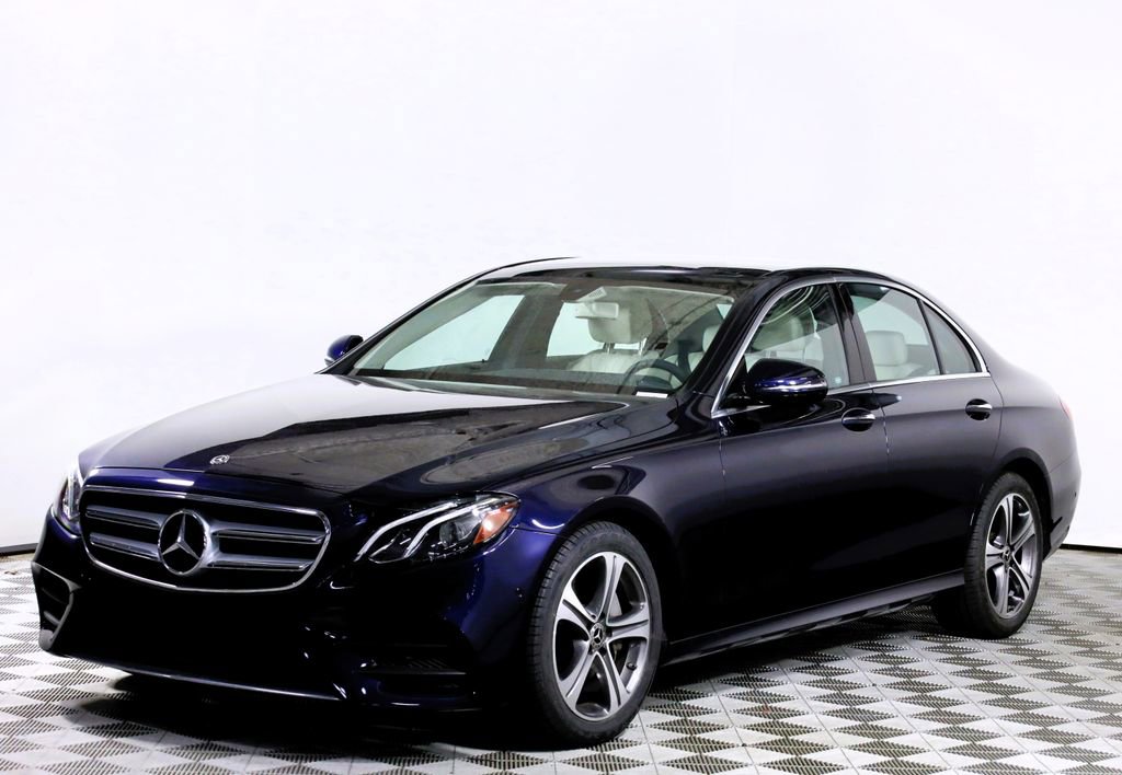 Used 2020 Mercedes-Benz E 350 4MATIC Sedan image 3
