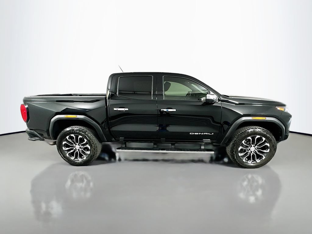 Used 2025 GMC Canyon Denali AWD/4WD image 4