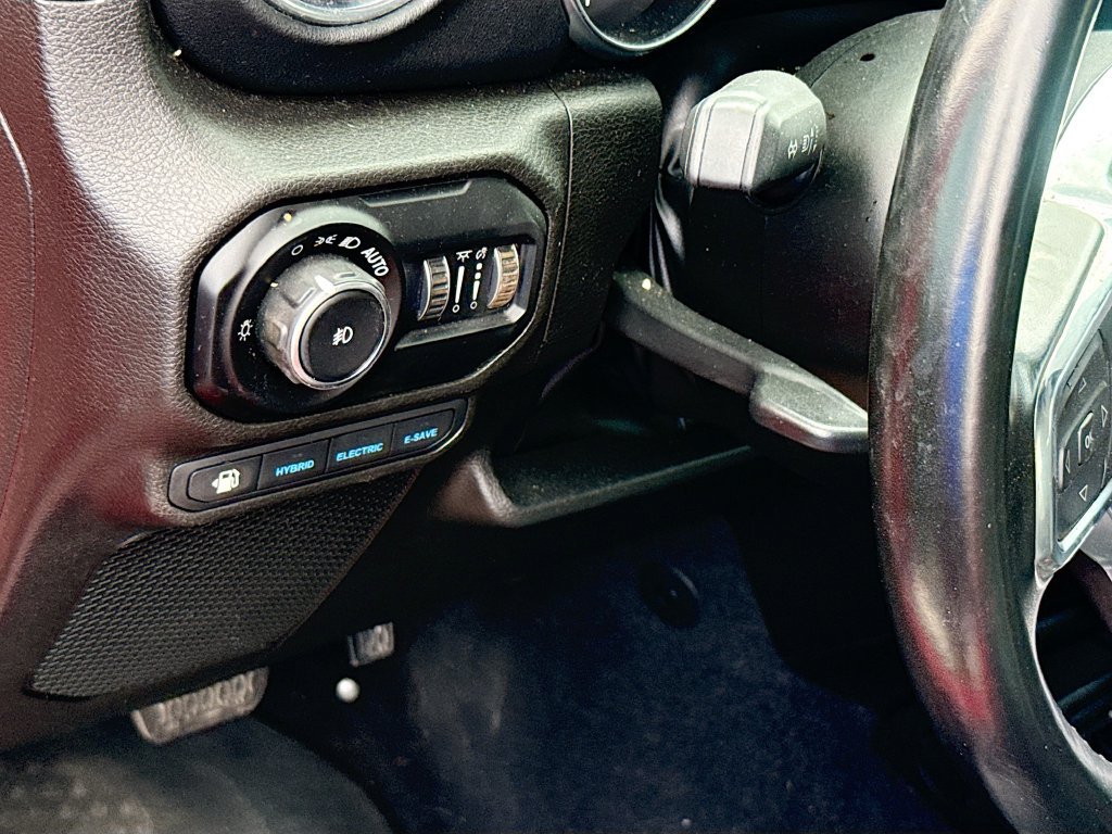Certified 2022 Jeep Wrangler Unlimited Sahara AWD/4WD image 11