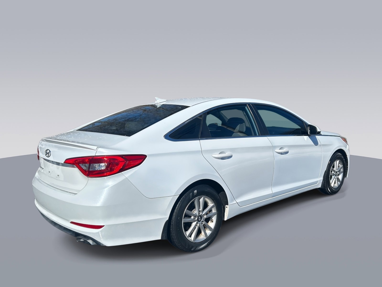 Used 2016 Hyundai Sonata SE FWD image 3
