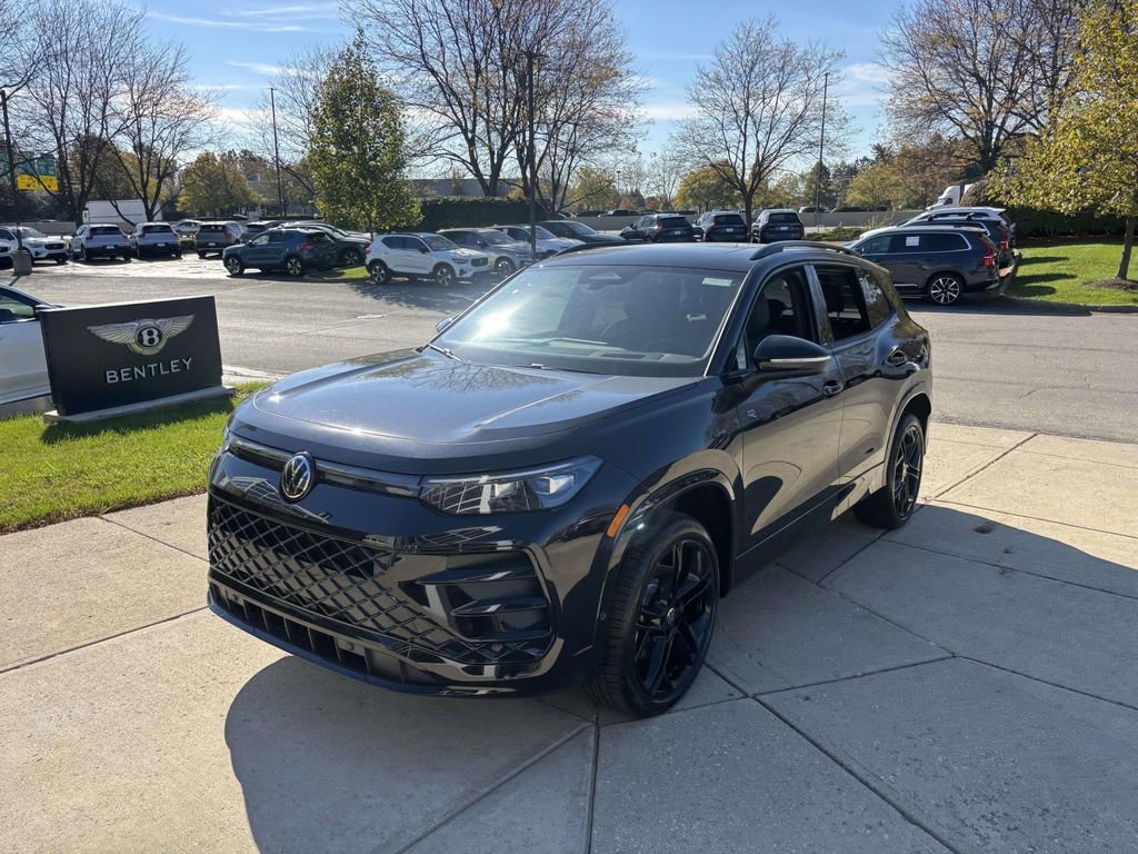 New 2026 Volkswagen Tiguan SE R-Line image 3