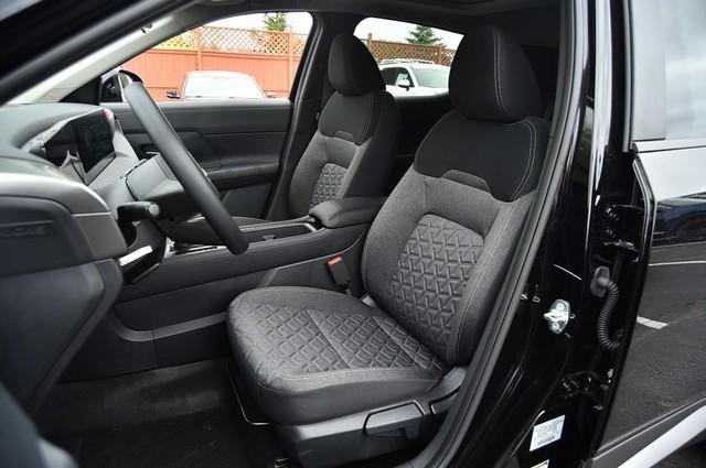 New 2026 Nissan Kicks SV w/ SV Premium Package image 18