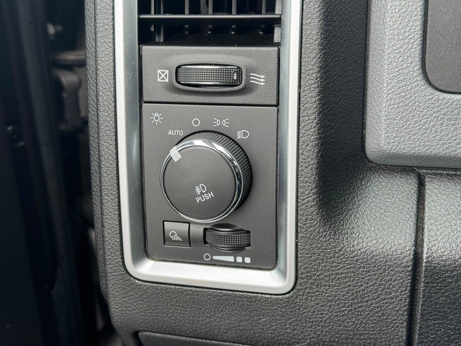 Used 2014 RAM 1500 Outdoorsman image 12