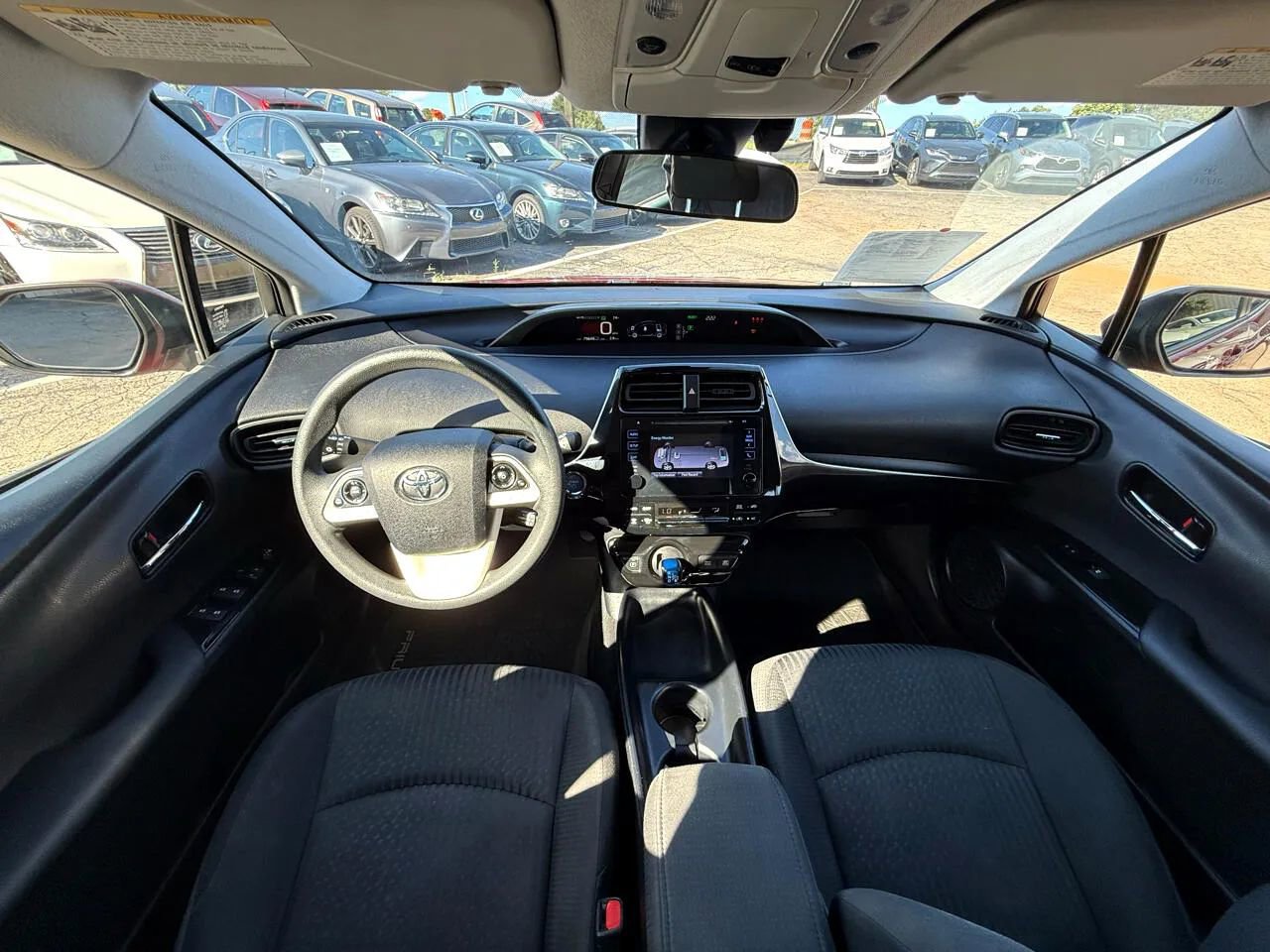 Used 2017 Toyota Prius FWD image 2