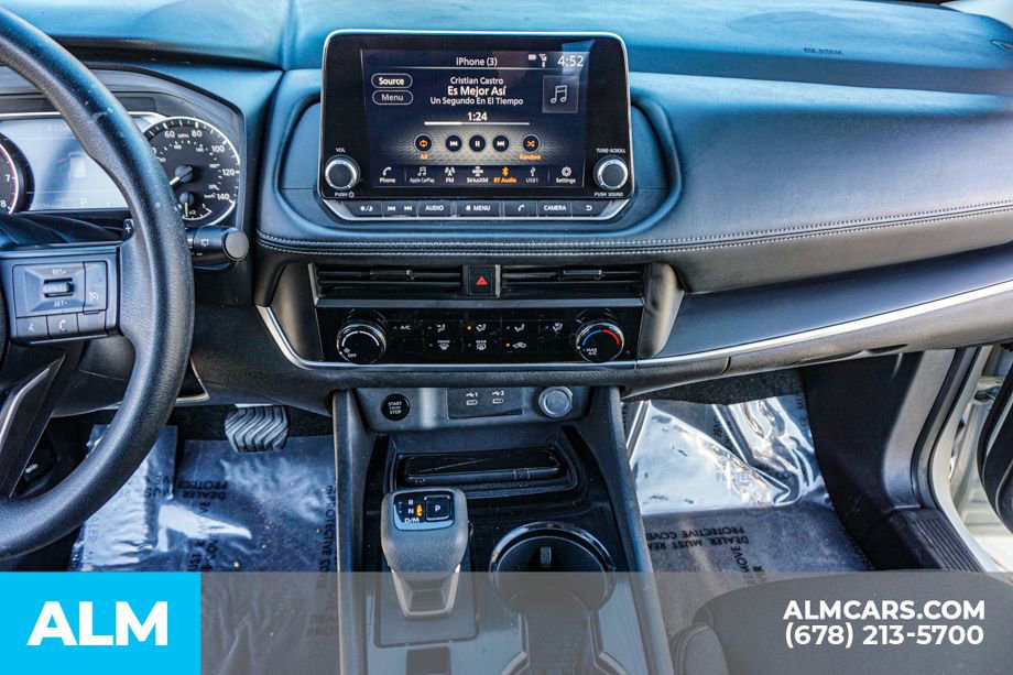 Used 2024 Nissan Rogue S image 39