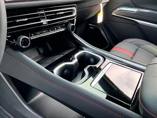New 2027 Chevrolet Traverse RS AWD/4WD image 13