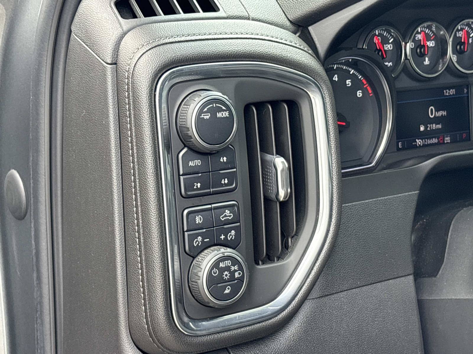 Used 2021 Chevrolet Silverado 1500 LT Trail Boss w/ Convenience Package II AWD/4WD image 19