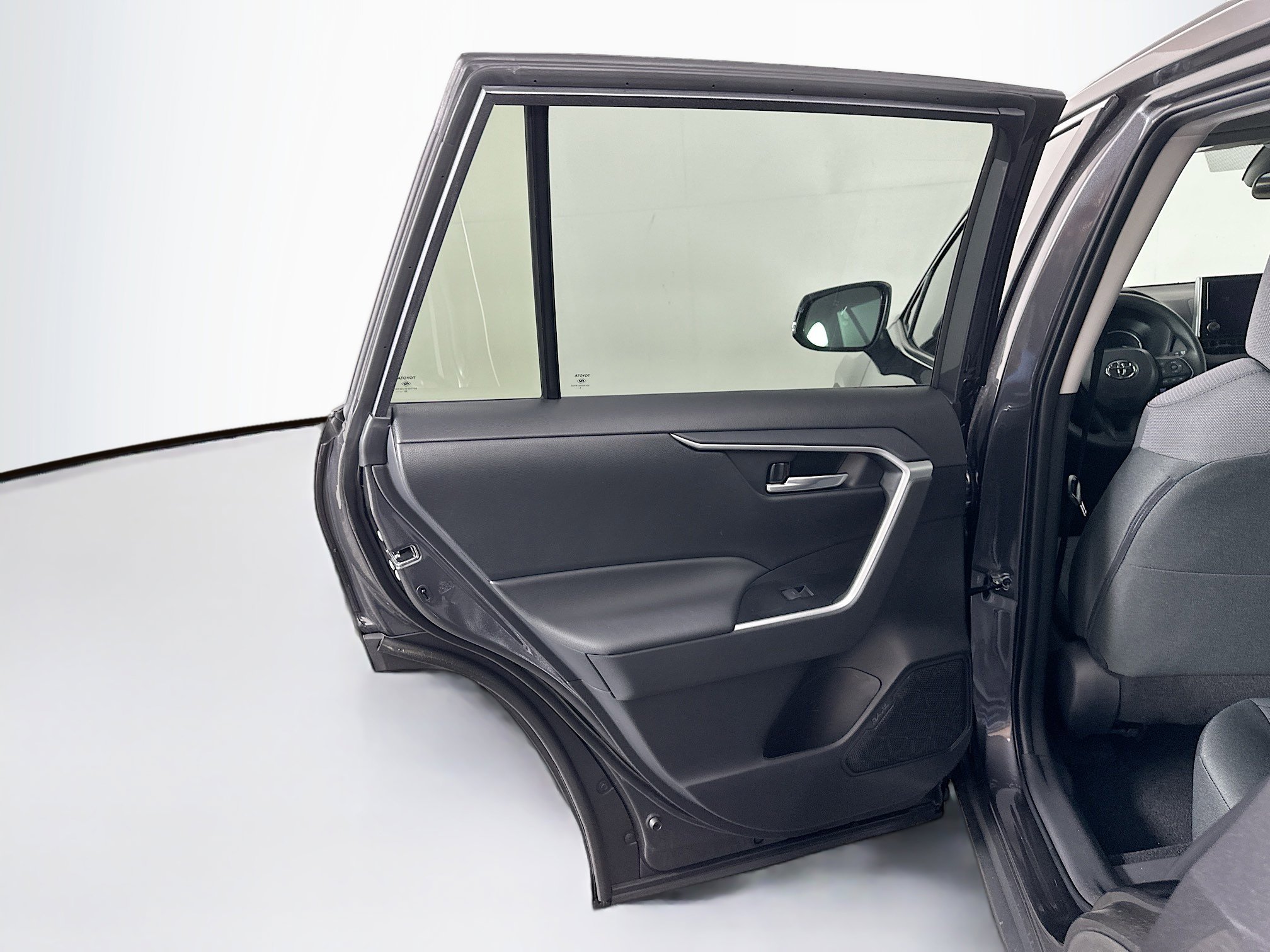 Used 2025 Toyota RAV4 XLE w/ Convenience Package image 27