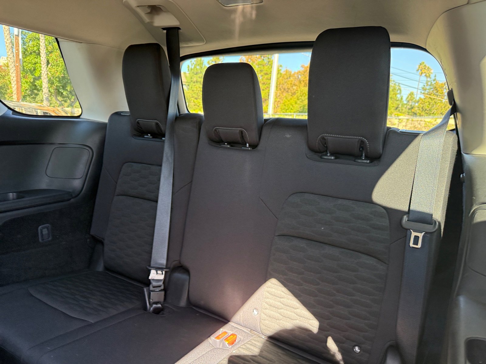 Used 2024 Nissan Pathfinder SV image 21