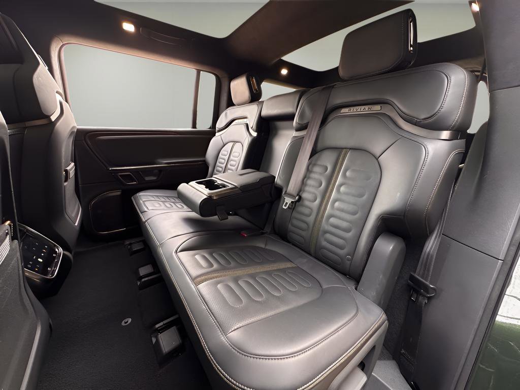 Used 2023 Rivian R1S Adventure image 17