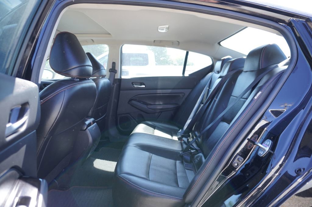Used 2023 Nissan Altima 2.5 SR w/ SR Premium Package AWD/4WD image 4
