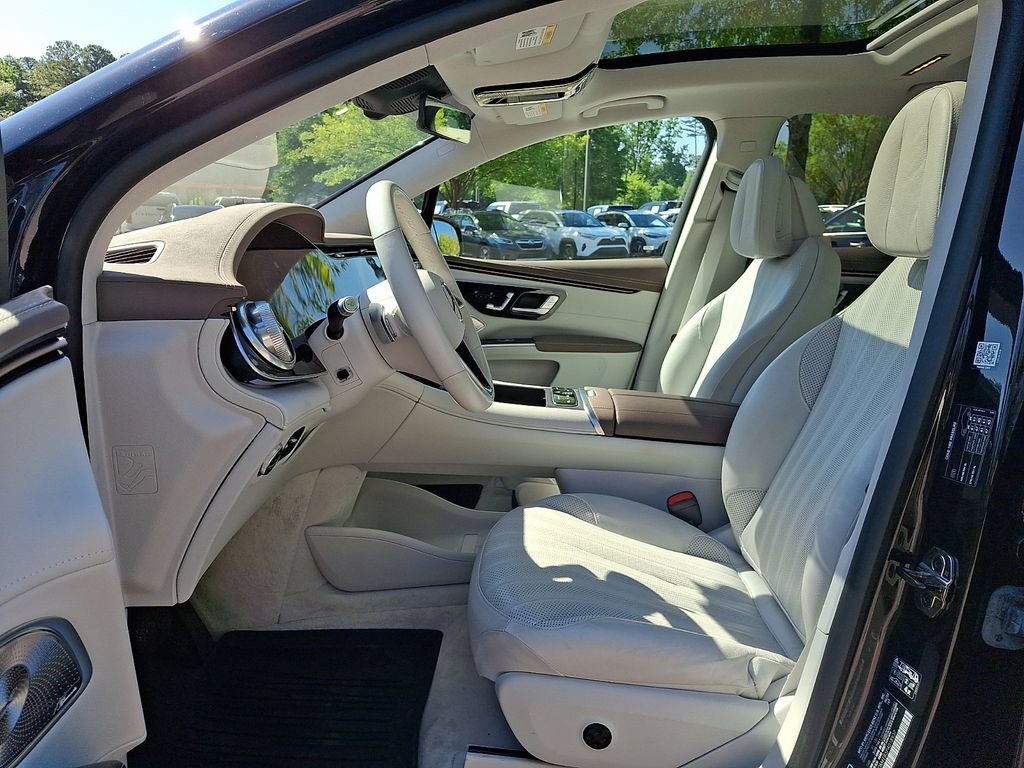 Used 2023 Mercedes-Benz EQS 580 4MATIC SUV image 13