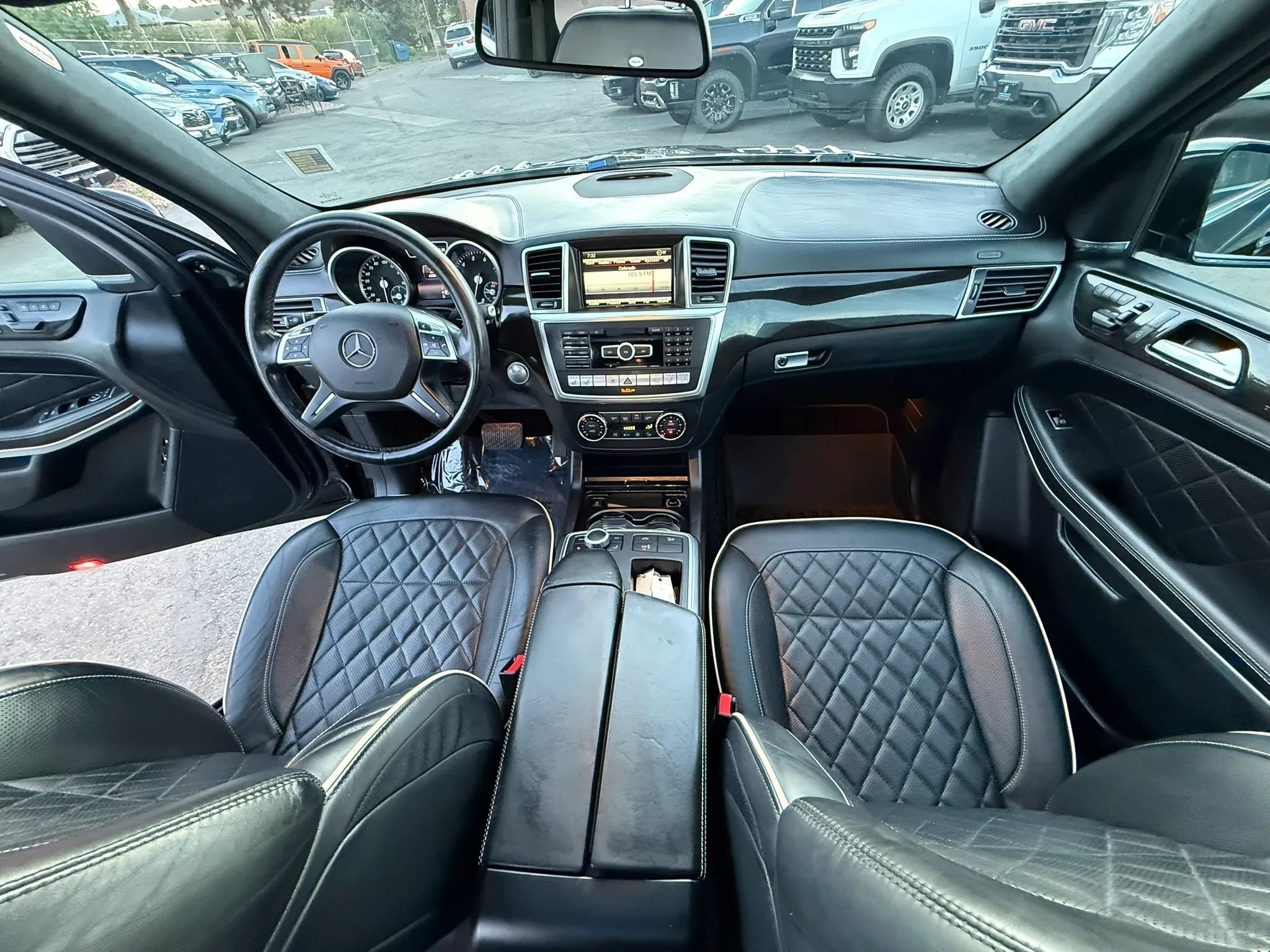 Used 2015 Mercedes-Benz GL 550 4MATIC image 26