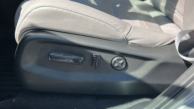 Used 2020 Honda CR-V Touring image 10