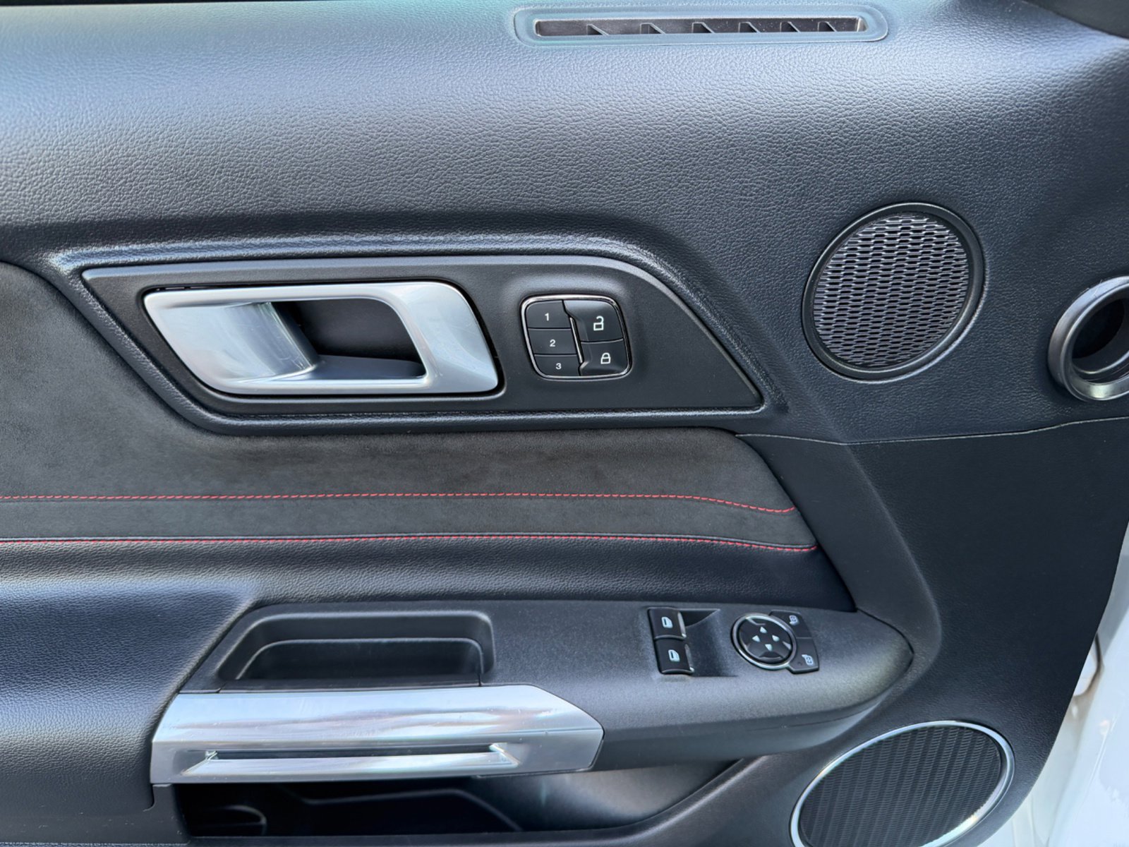 Used 2019 Ford Mustang GT Premium w/ Equipment Group 401A RWD image 32