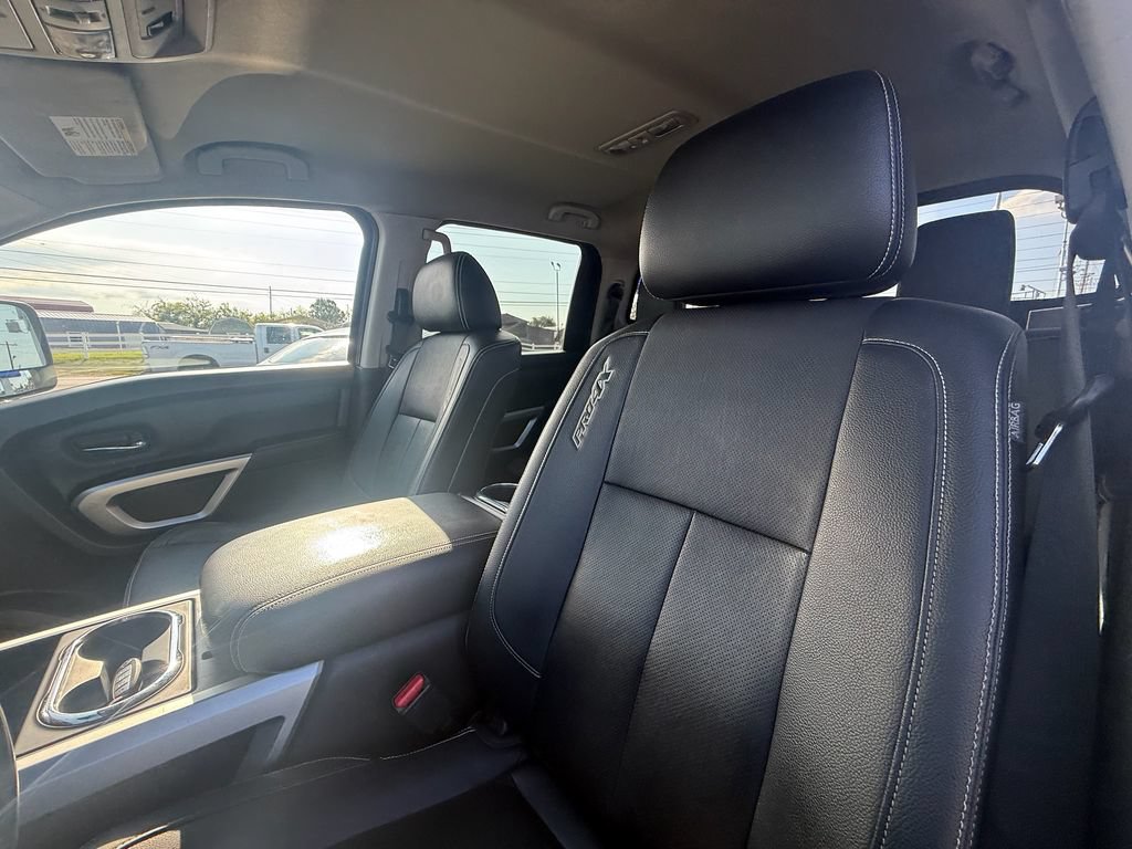 Used 2019 Nissan Titan PRO-4X w/ Pro-4x Convenience Package AWD/4WD image 13