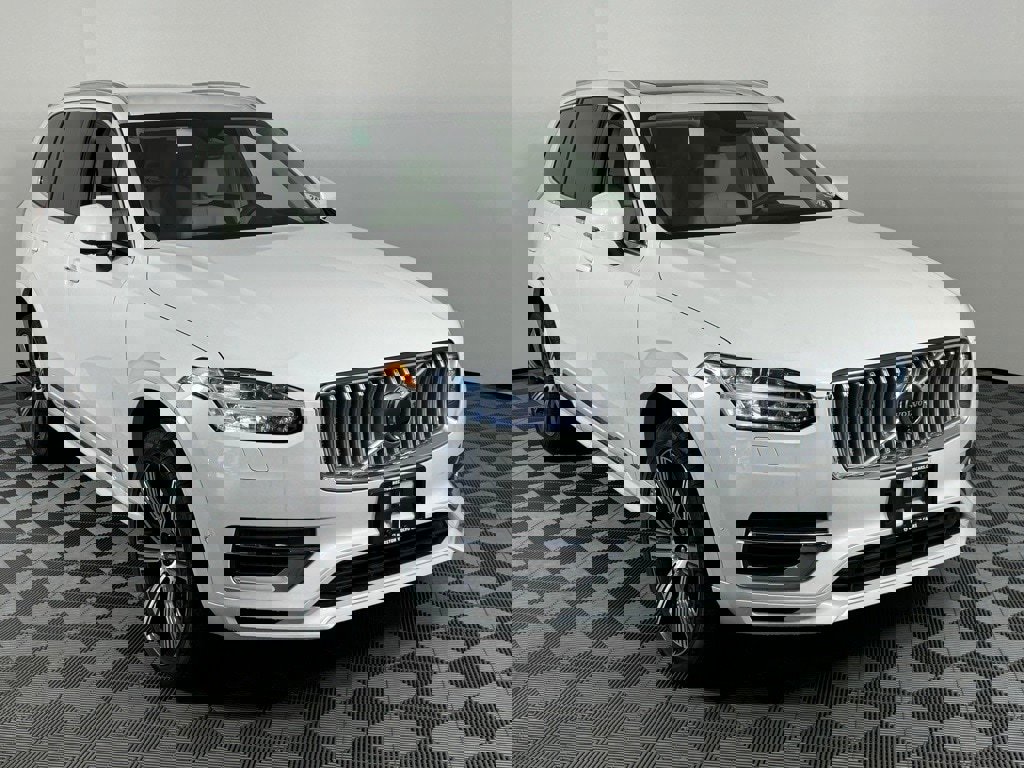 New 2025 Volvo XC90 B6 Plus w/ Protection Package Premier image 2