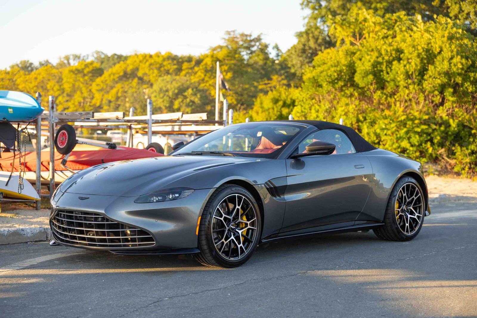 Used 2023 Aston Martin V8 Vantage Roadster RWD image 25
