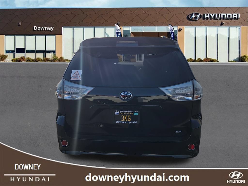 Used 2016 Toyota Sienna SE Premium FWD image 4