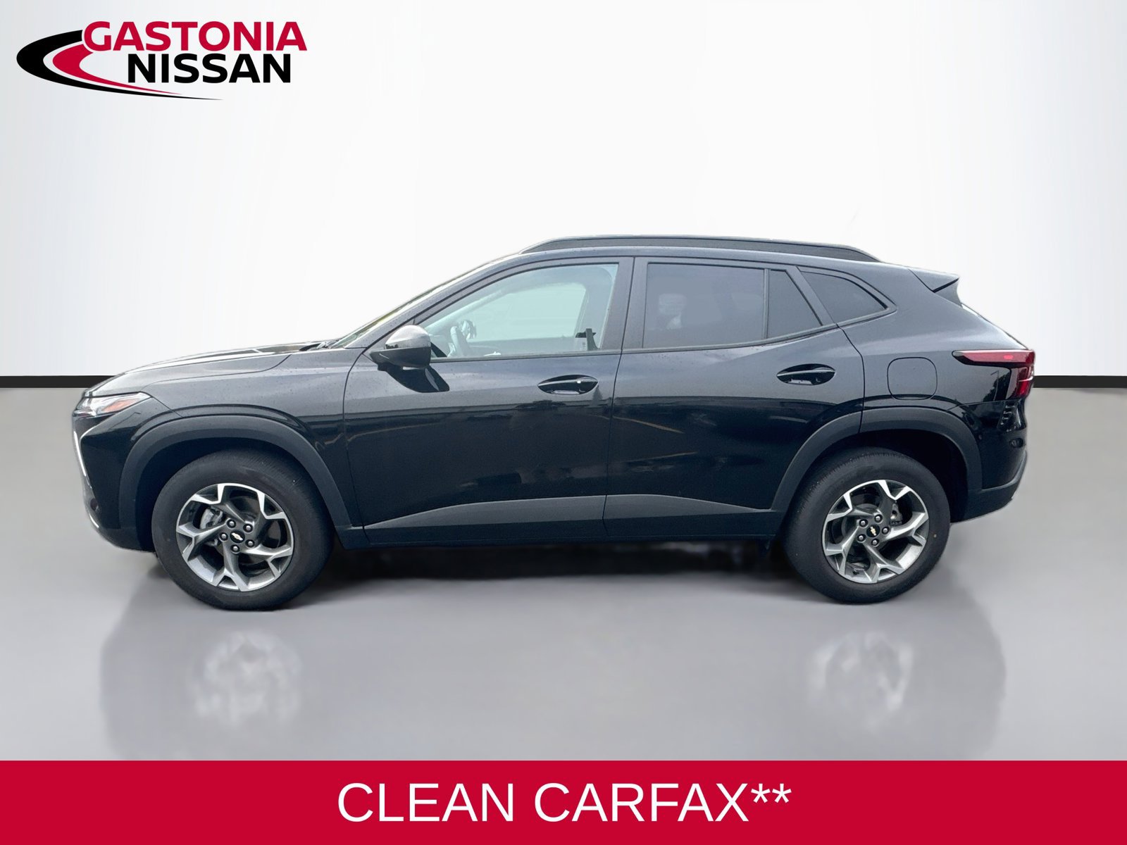 Used 2024 Chevrolet Trax LT w/ LT Convenience Package FWD image 5