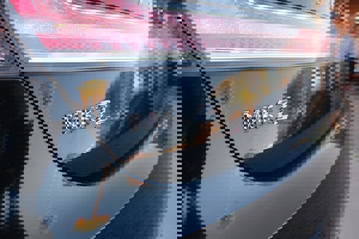 Used 2017 Lincoln MKZ Select FWD image 47