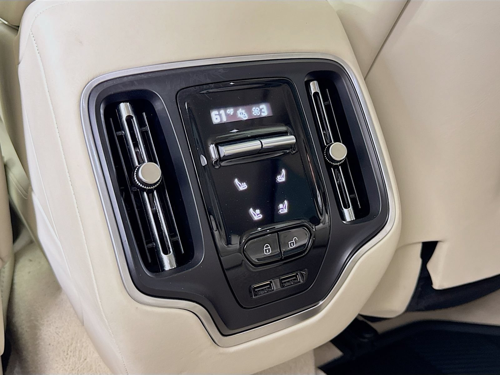 Used 2025 Aston Martin DBX 707 AWD/4WD image 25