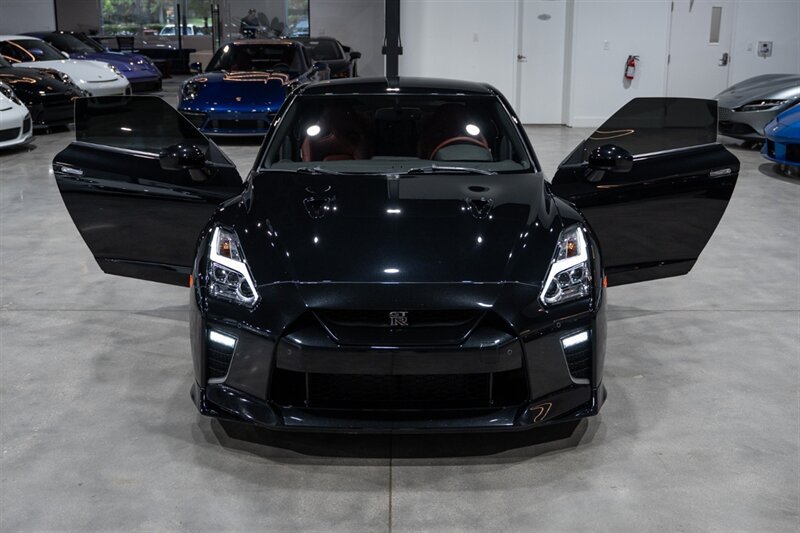 Used 2021 Nissan GT-R Premium AWD/4WD image 34