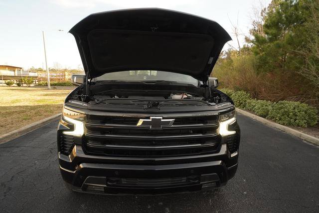 Used 2024 Chevrolet Silverado 1500 High Country w/ Midnight Edition image 9