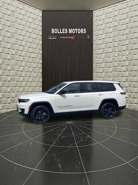 Certified 2023 Jeep Grand Cherokee L Altitude AWD/4WD image 14