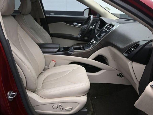 Used 2018 Lincoln MKX Reserve w/ Lincoln MKX Climate Package image 10